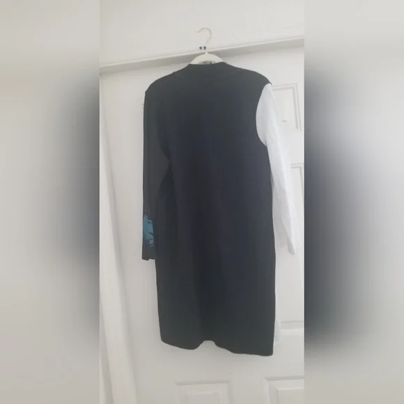 Asymmetrical Tulips Shrug - Picture 2 of 3